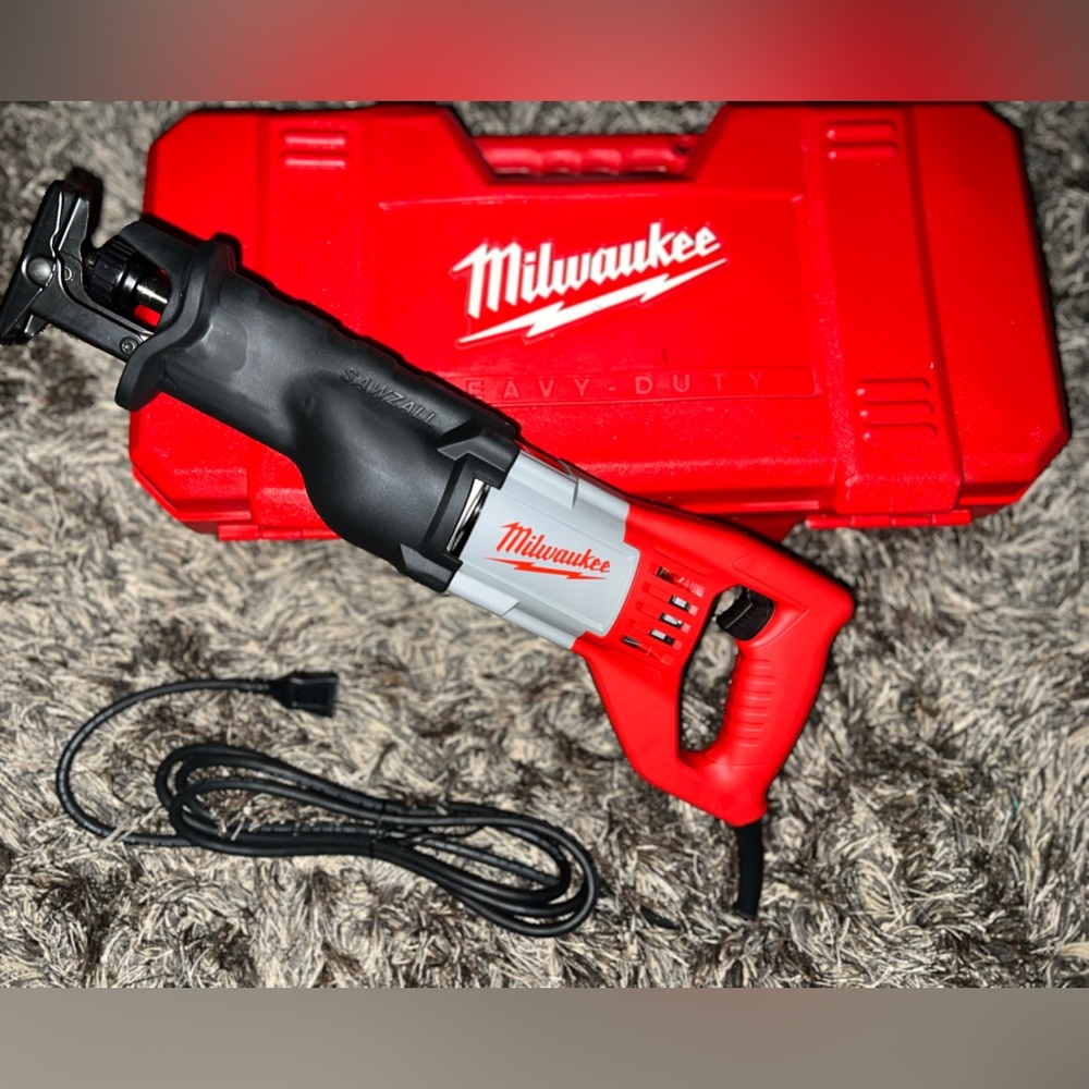 Milwaukee 12 Amp SAWZALL Reciprocating Saw with Case
